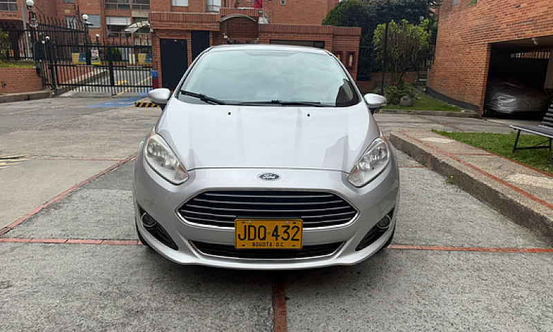Ford Fiesta 1.6 Tita...