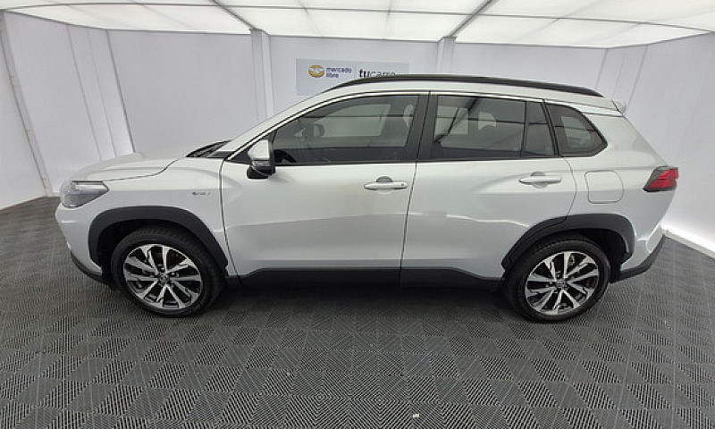 Toyota Corolla Cross...