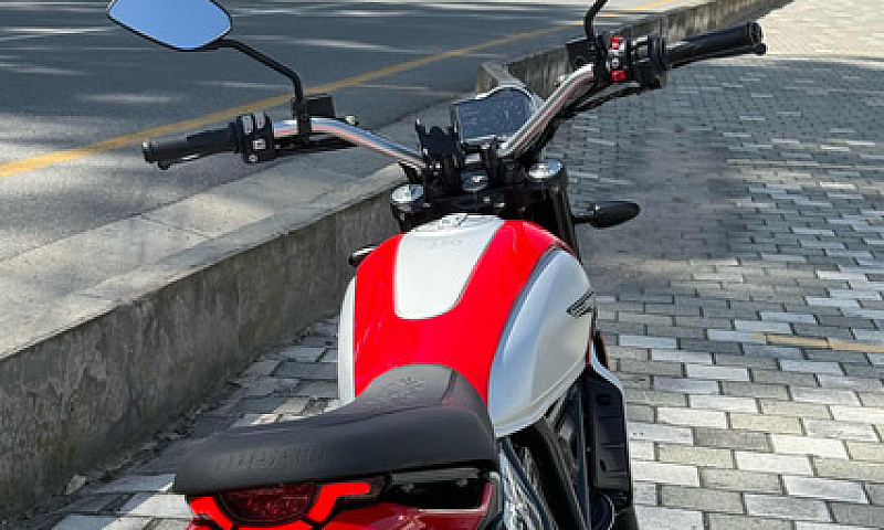 Ducati Scrambler 800...