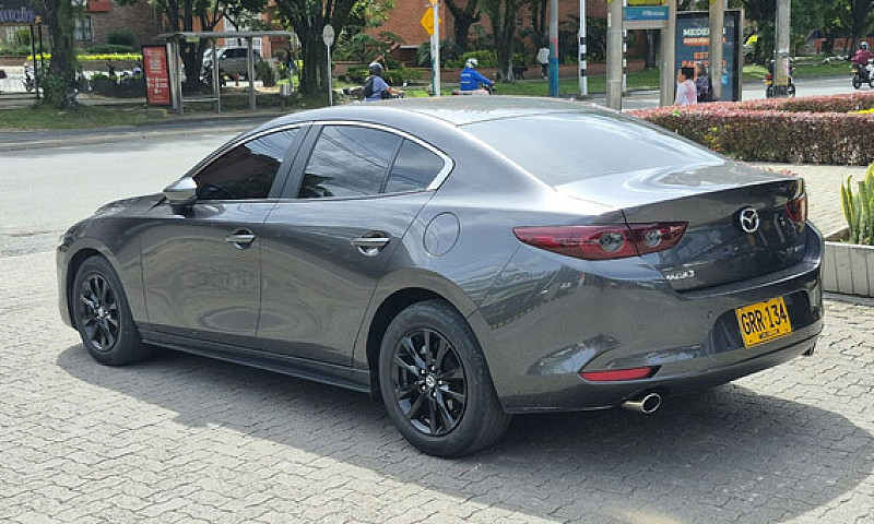 Mazda 3 2.0 Touring ...