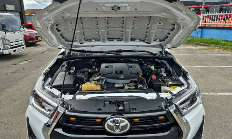 Toyota Hilux 2.8  4X...