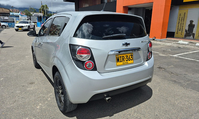 Chevrolet Sonic 1.6 ...