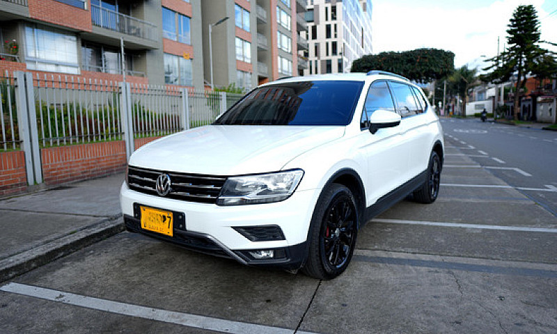 Volkswagen Tiguan Al...