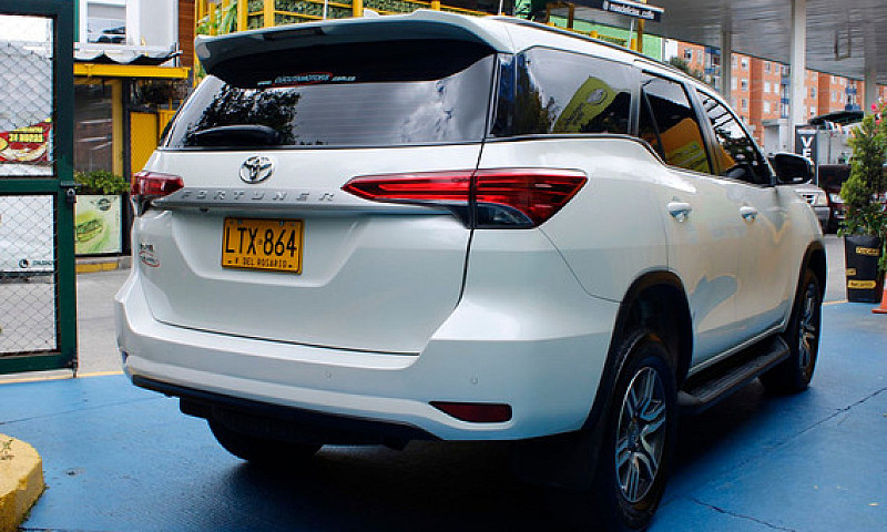 Toyota Fortuner 2.4 ...