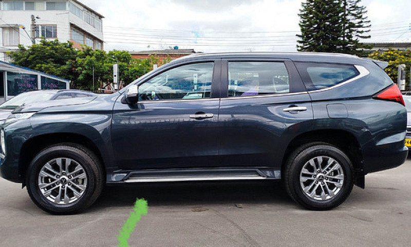 Mitsubishi Montero 3...