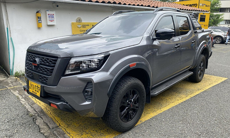 Nissan Frontier 2.5 ...