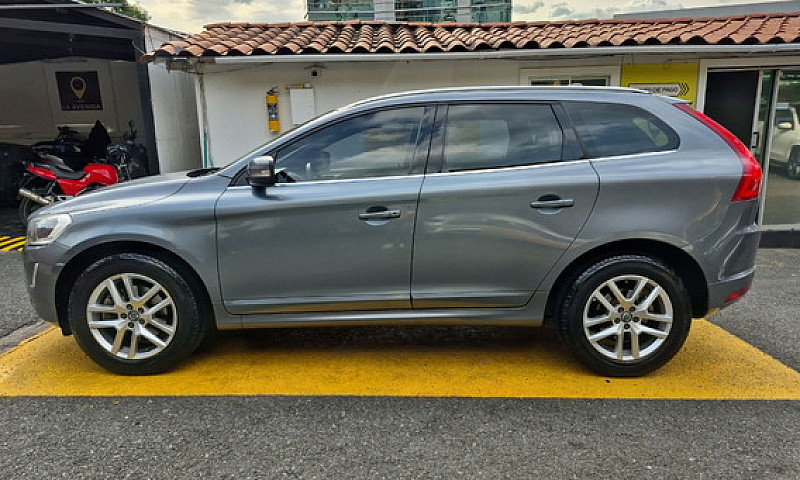 Volvo Xc60 2.0 T5 Su...