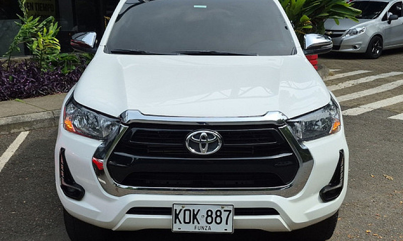 Toyota Hilux 2.4 Die...