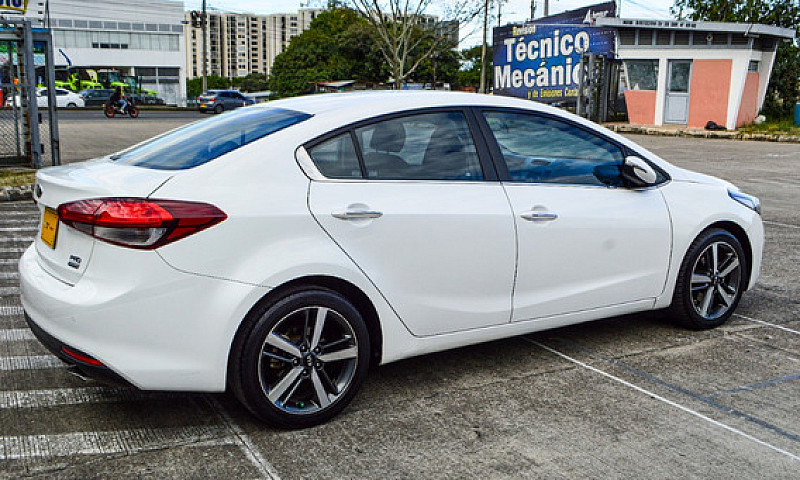 Kia Cerato Pro 1.6L...