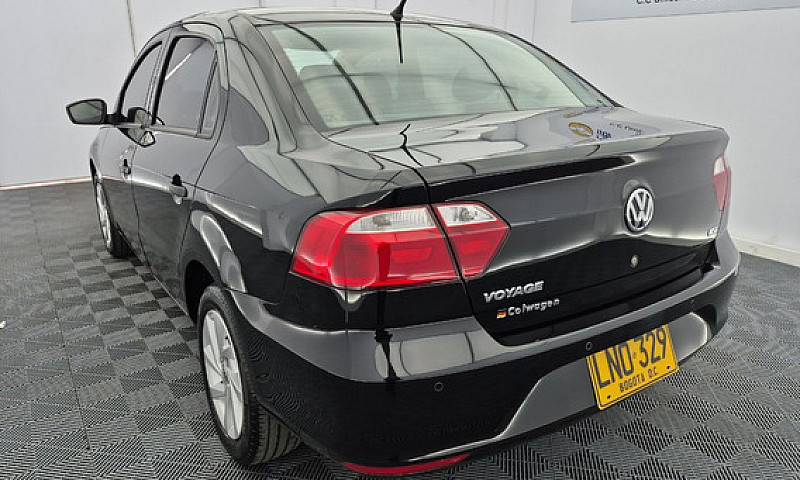 Volkswagen Voyage 1....