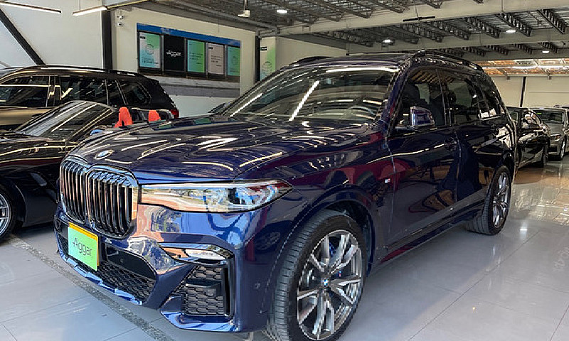 Bmw X7 M50I...