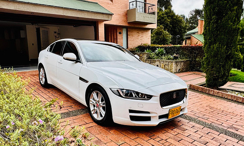 Jaguar Xe 2.0 Turbo...