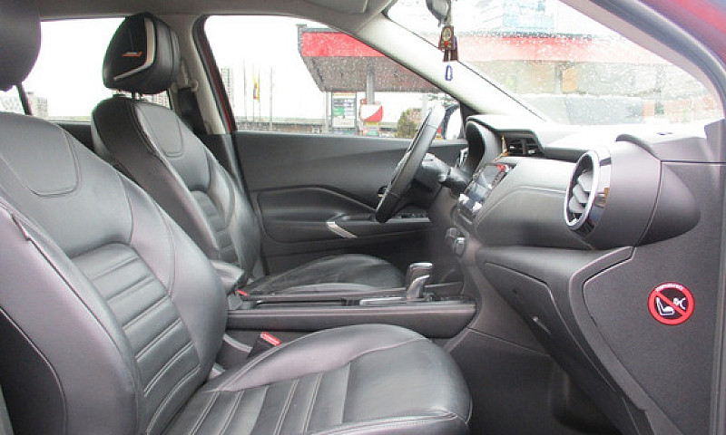 Nissan Kicks Exclusi...