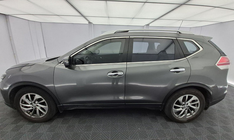 Nissan X-Trail 2.5 E...