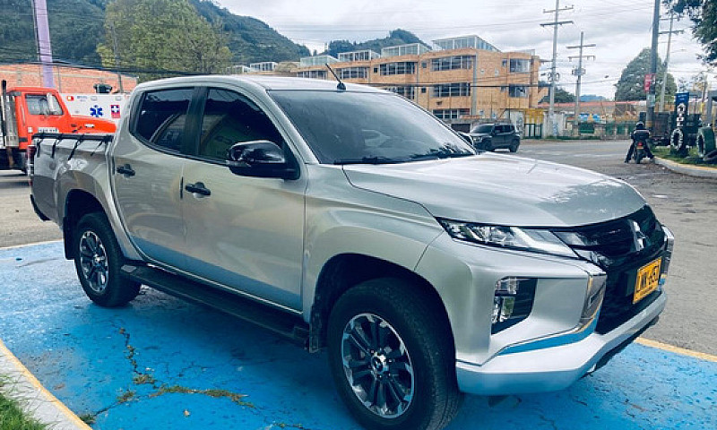 Mitsubishi 2.5 Sport...