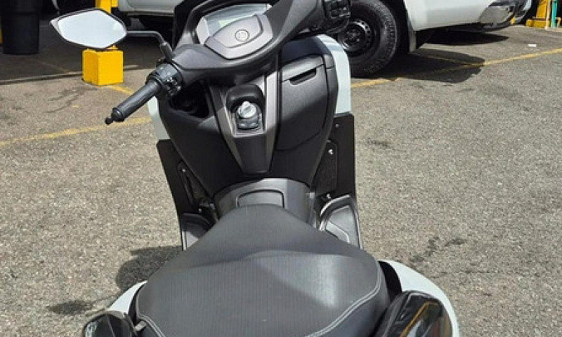 Yamaha Nmax Conneted...