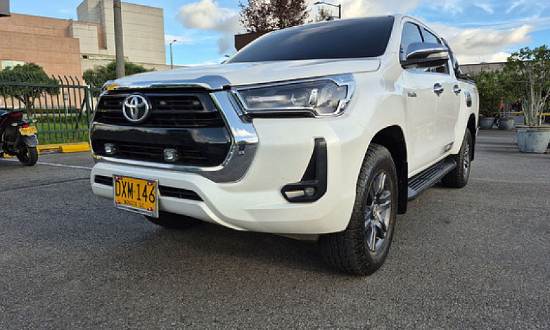Toyota Hilux 2.4 I M...