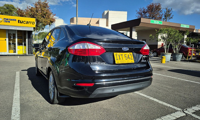 Ford Fiesta 1.6 Tita...