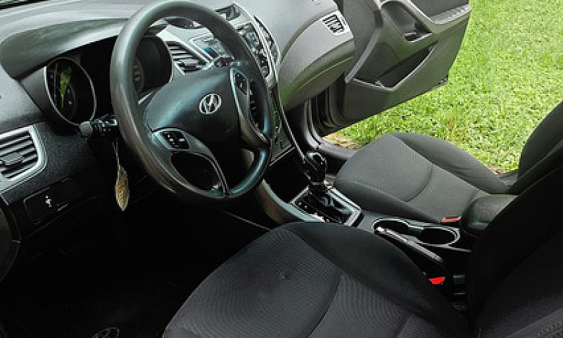Hyundai Elantra 1.8 ...