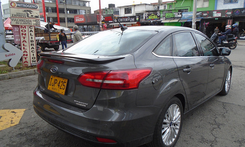 Ford Focus 2.0 Titan...