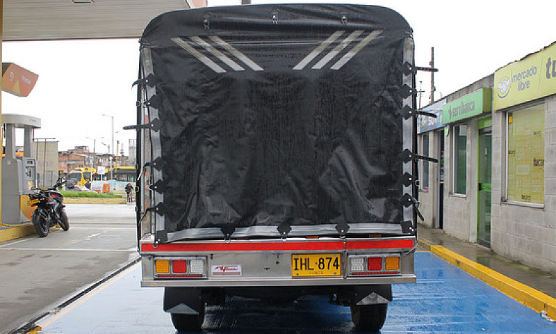 Nissan Frontier 2.5 ...