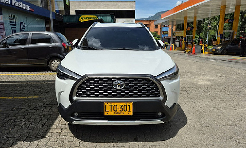 Toyota Corolla Cross...