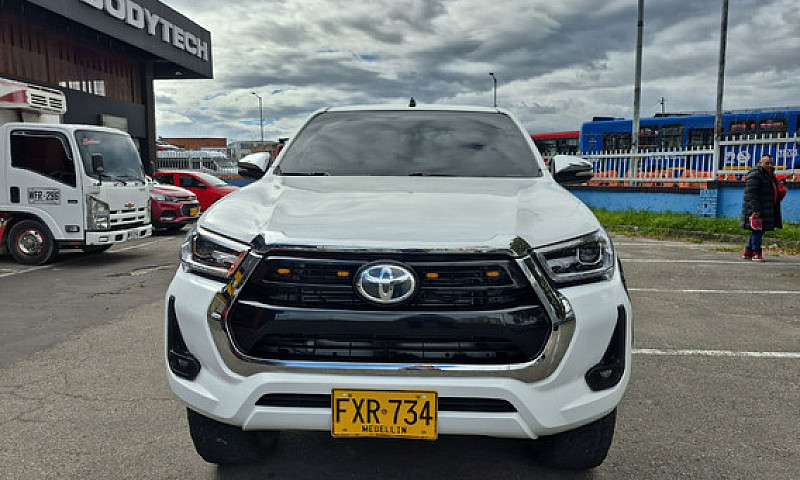 Toyota Hilux 2.8  4X...