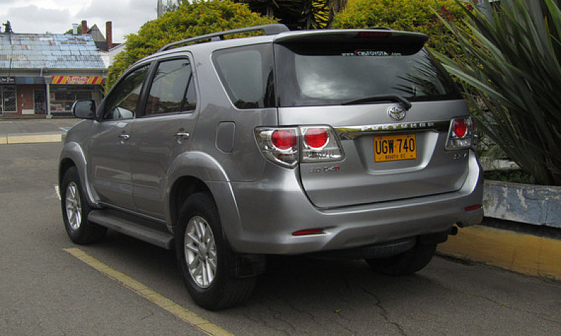 Toyota Fortuner 3.0 ...