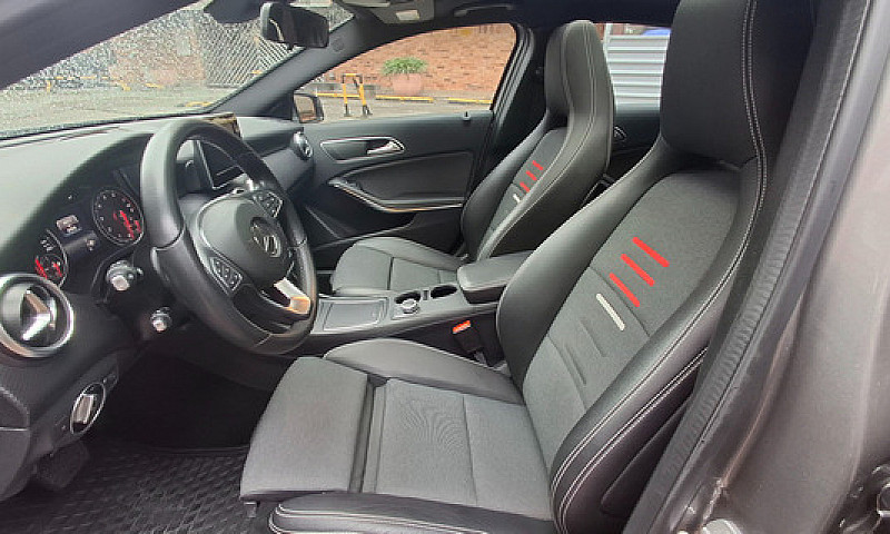 Mercedes-Benz Clase ...