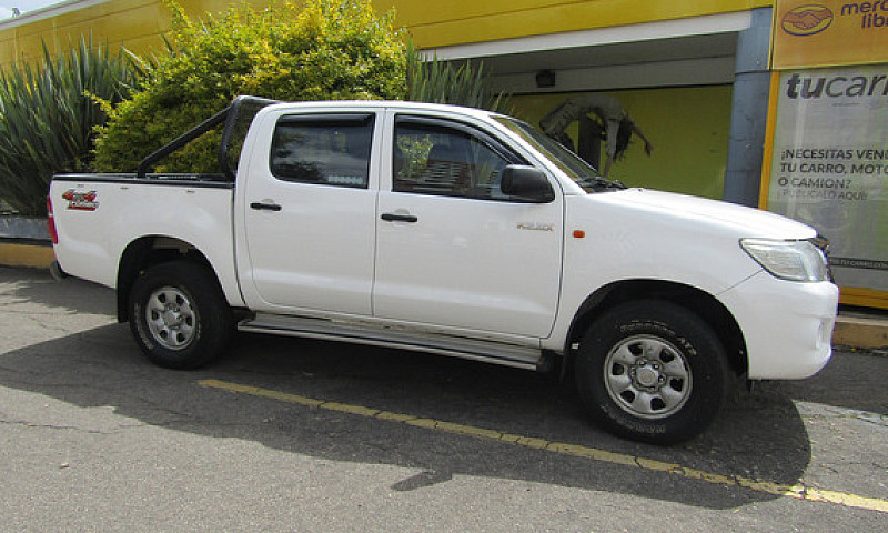 Toyota Hilux 2.5 4X4...