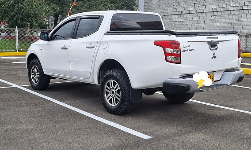 Mitsubishi L200 Spor...
