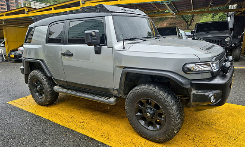 Toyota Fj Cruiser 4....