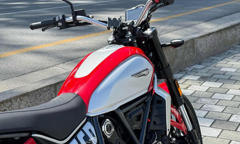 Ducati Scrambler 800...