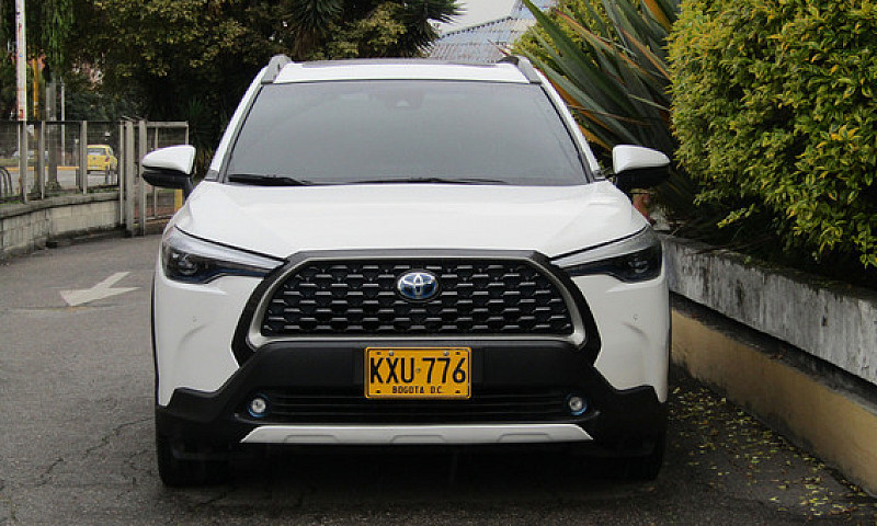 Toyota Corolla Cross...