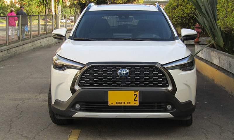 Toyota Corolla Cross...