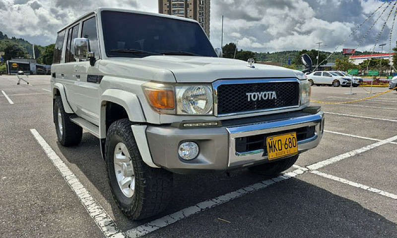 Toyota Land Cruiser ...