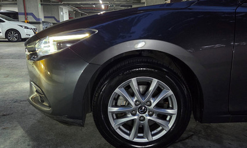 Mazda 3 2.0 Touring ...