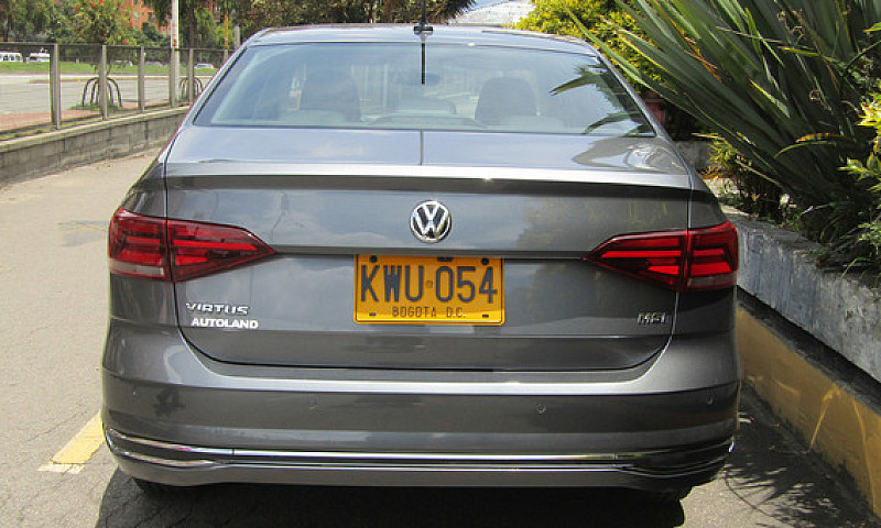 Volkswagen Virtus 1....