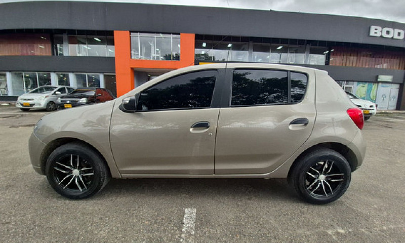 Renault Sandero 1.6 ...