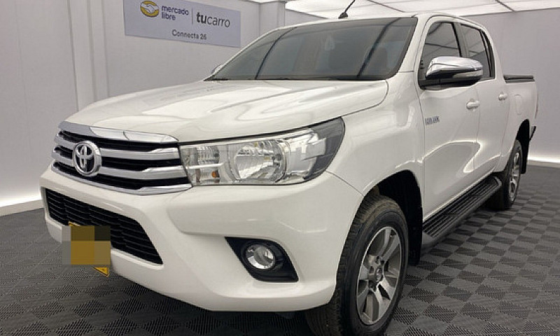 Toyota Hilux 2.8L...