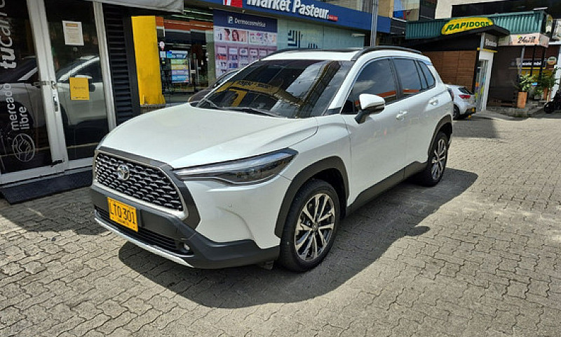 Toyota Corolla Cross...