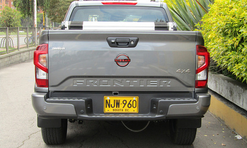 Nissan Frontier 2.5 ...
