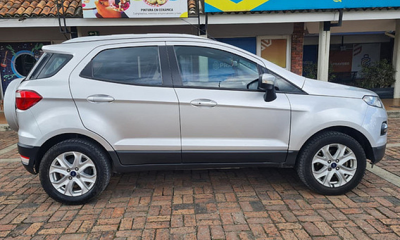 Ford Ecosport Titani...