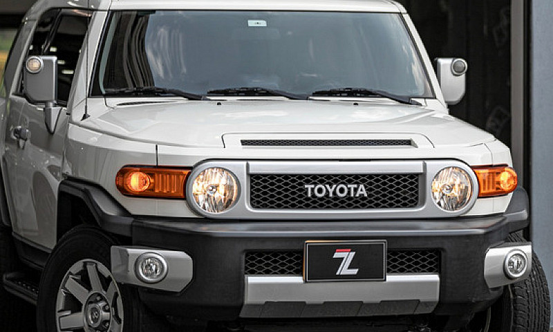 Toyota Fj Cruiser 4....