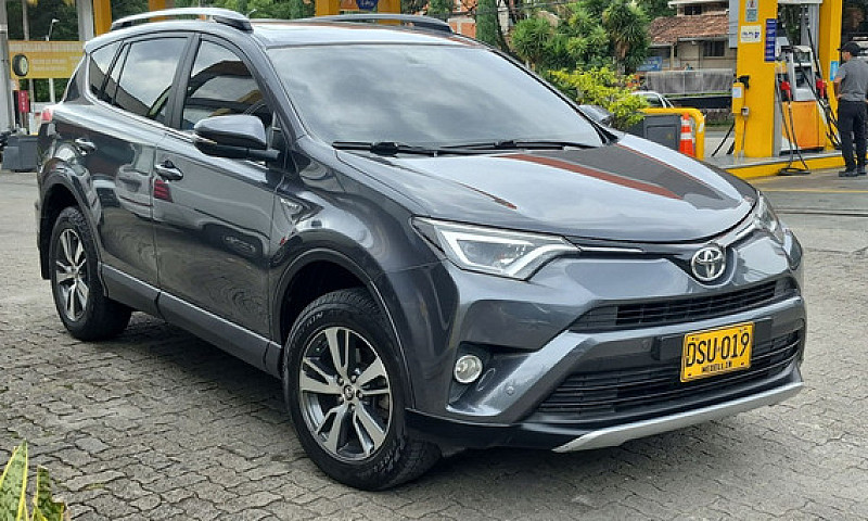 Toyota Rav4 2.0 Stre...