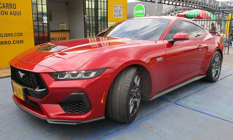 Ford Mustang Gt  5.0...