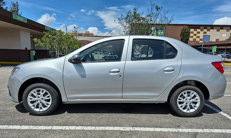 Renault Logan 1.6 Li...