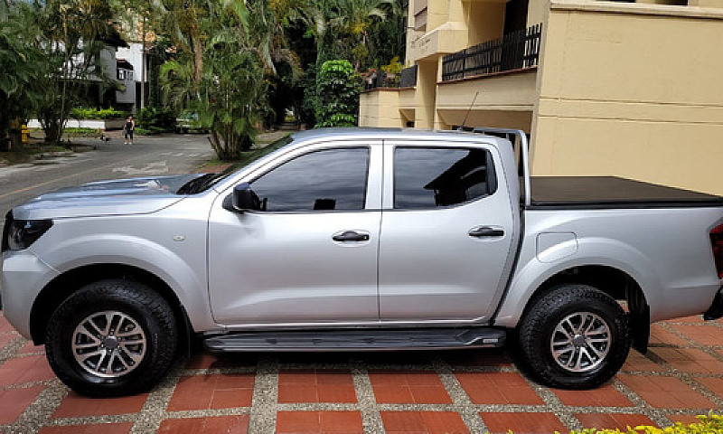 Nissan Frontier 2.5 ...