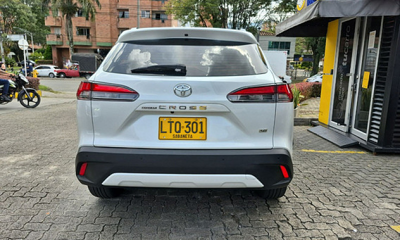 Toyota Corolla Cross...