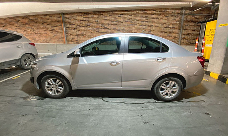 Chevrolet Sonic 1.6 ...
